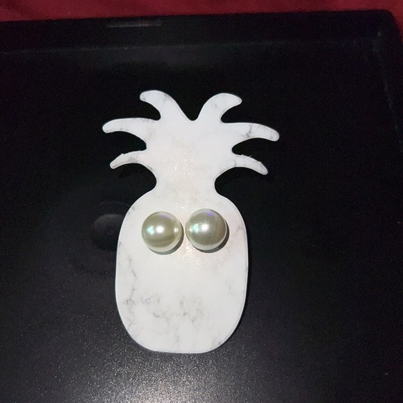 Earrings - Picture 2 of 3